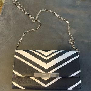 Mix No. 6 chain strap black and white purse